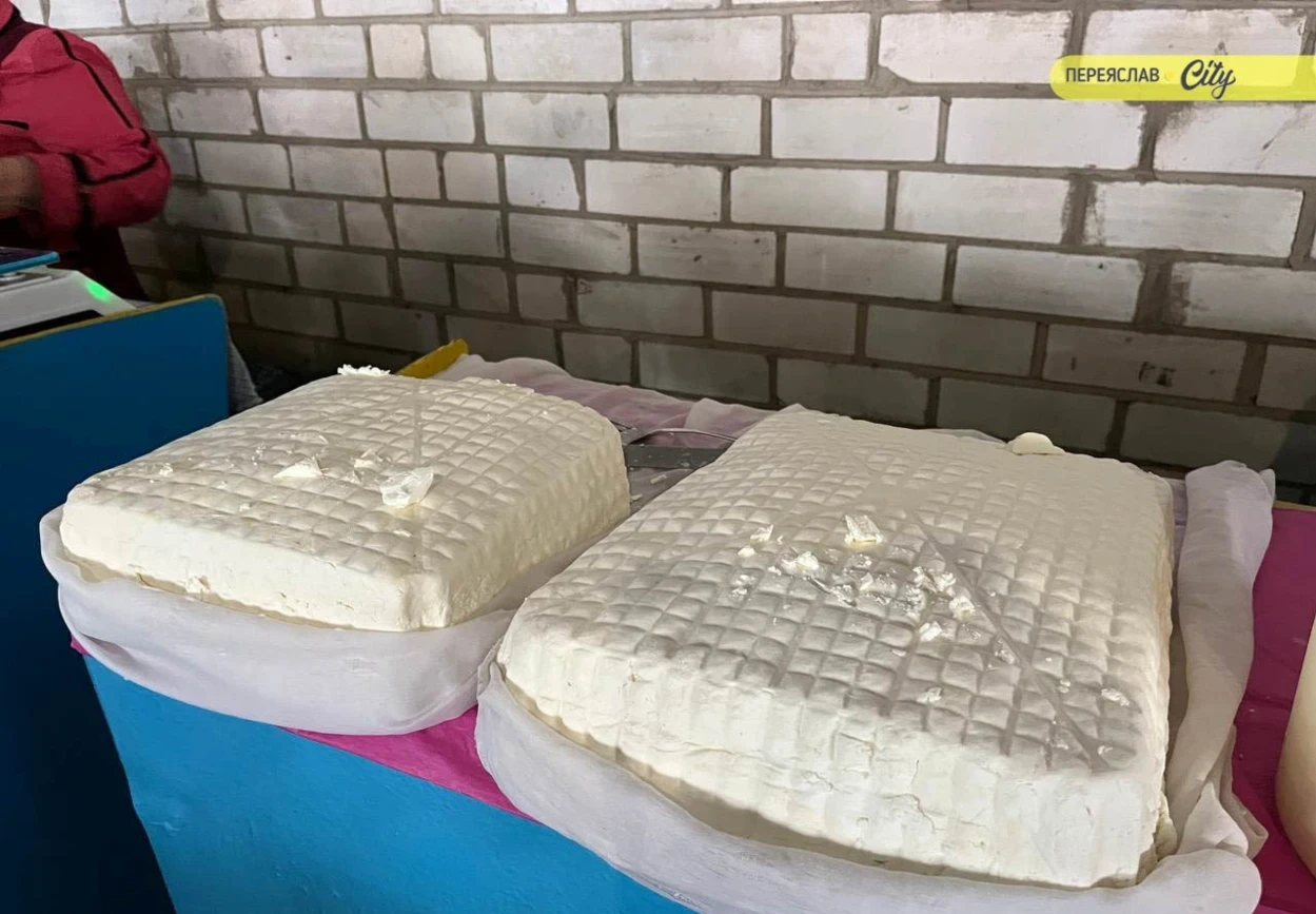 На базарі в Переяславі свинна підчеревина подорожчала до 450, а домашні яйця були й по 90 грн