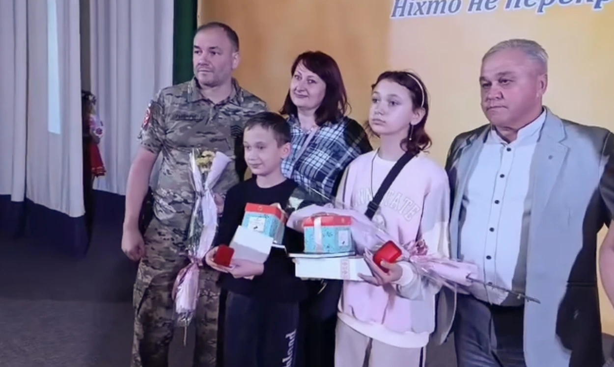 Дітям загиблих Захисників Циблівської громади вручили кулони «Батьківське серце»