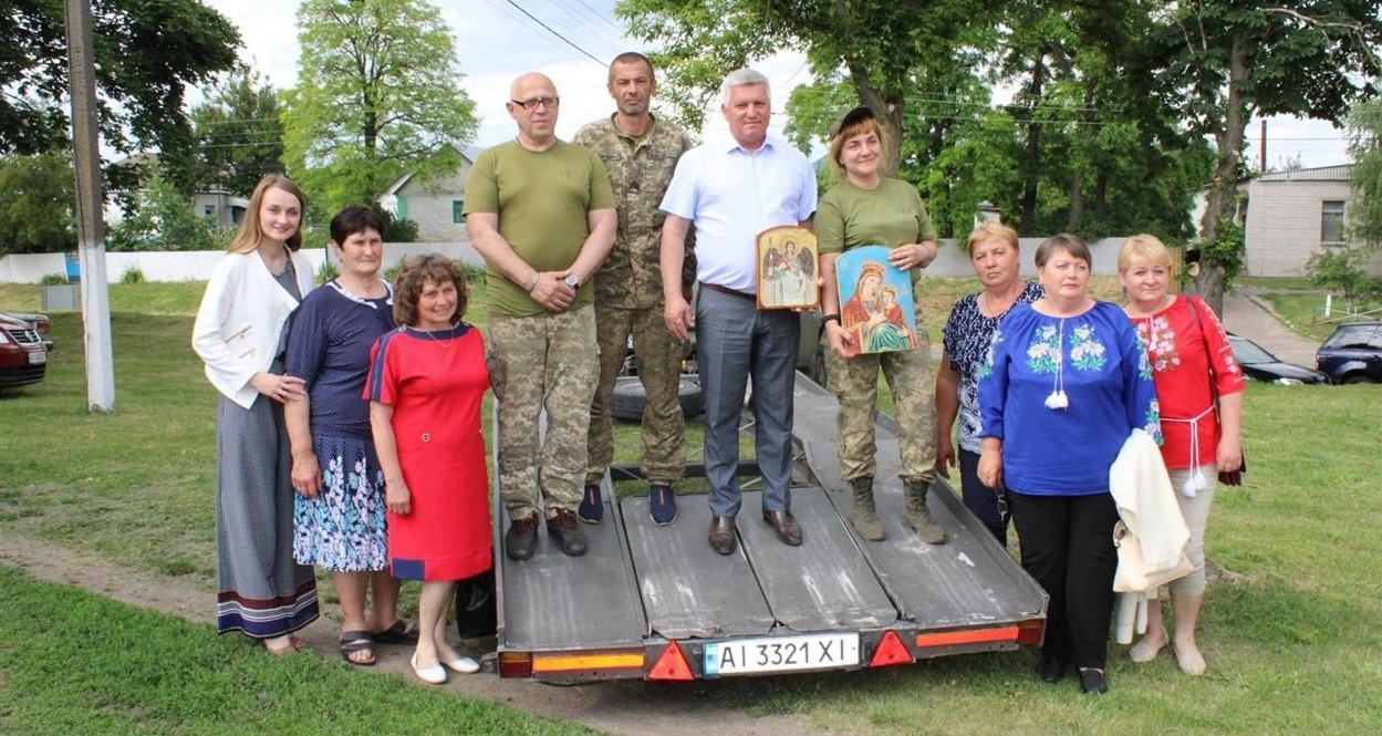 Для захисників придбали лафет, щоб перевозити автівки у Бахмут
