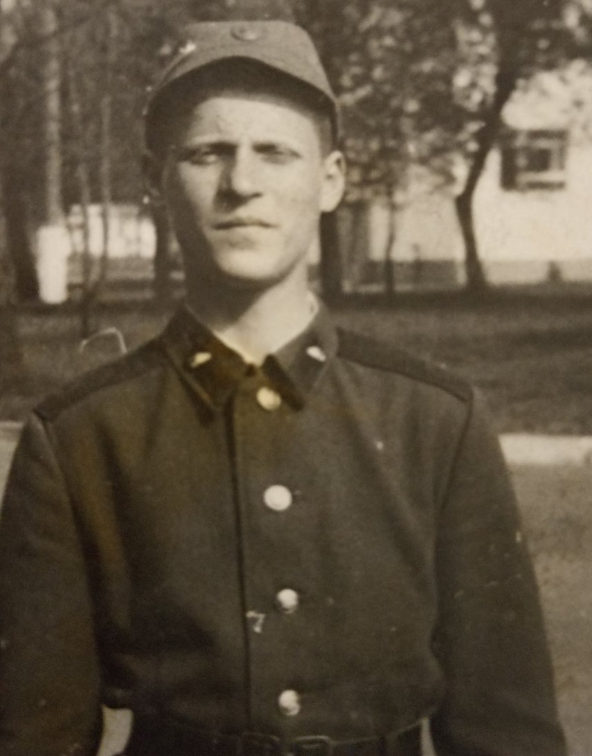 Володимир Баран у юності (роки його військової служби)