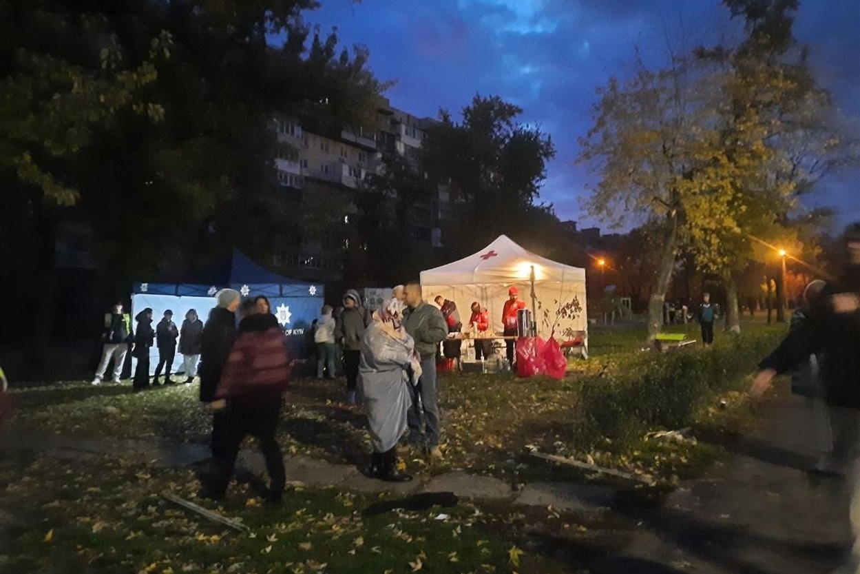 Внаслідок нічної атаки у Києві загинули троє людей, понад 30 поранені, пошкоджені житлові будинки