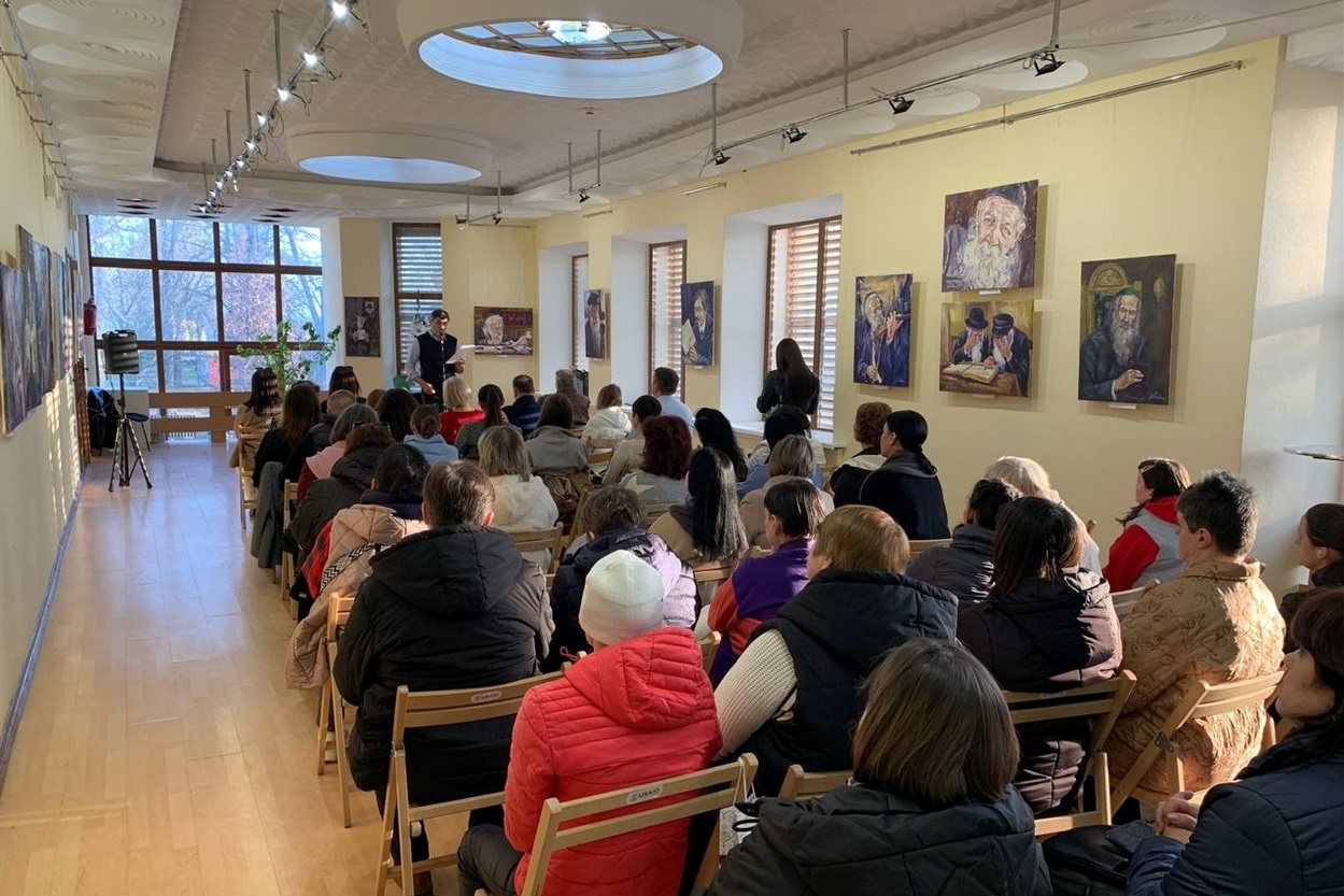 Колишній суддя Юрій Цвіркун у Переяславі вперше представив збірки своїх поезій