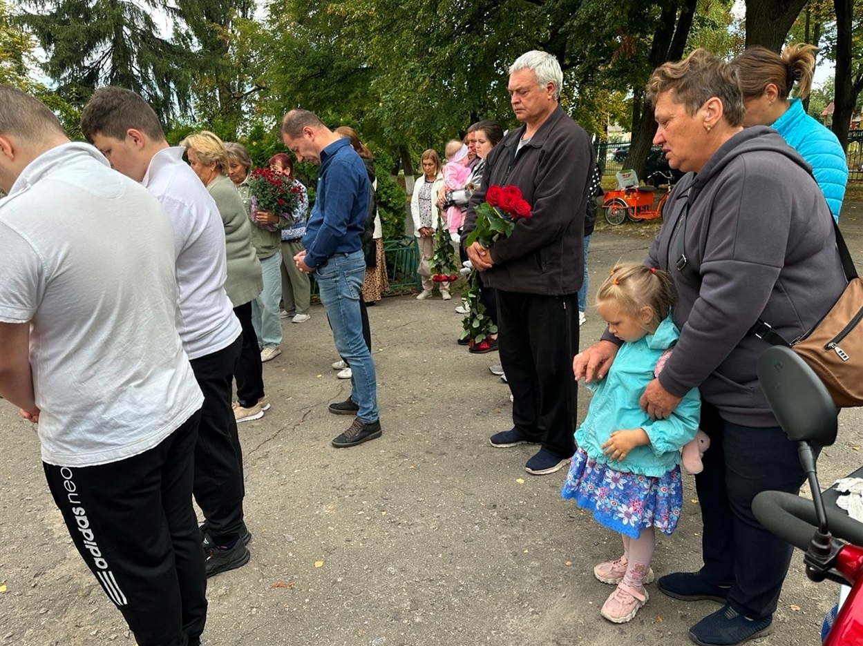 Михайлу Хрумалу відкрили меморіальну дошку на фасаді Переяславської гімназії №3