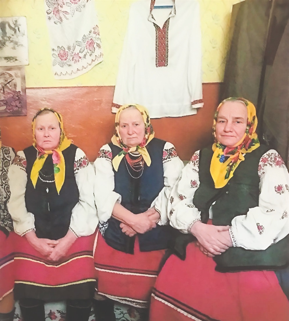 Три подруги: «Любов до вишивання і до пісні – одна на трьох»