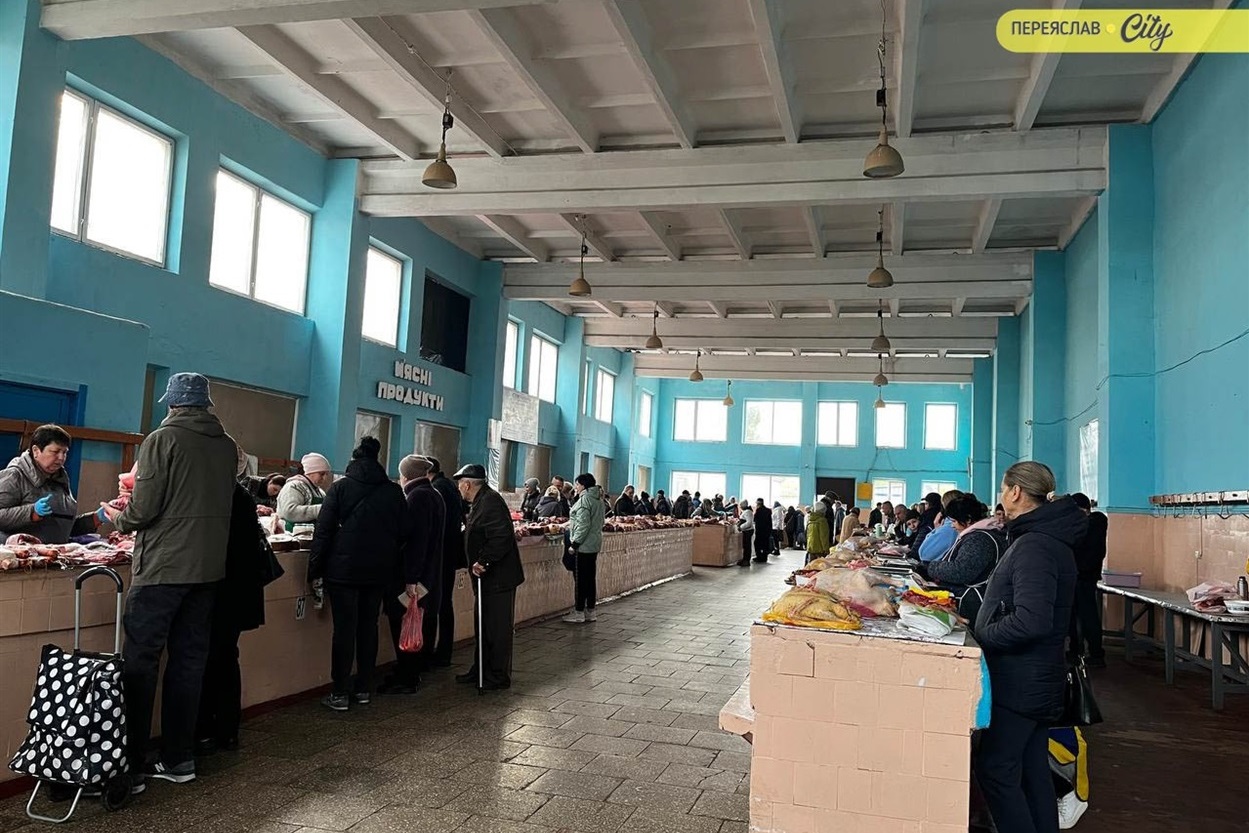На базар у Переяславі привезли багато часнику від 100 грн за кіло, домашні яйця продавали по 90 грн