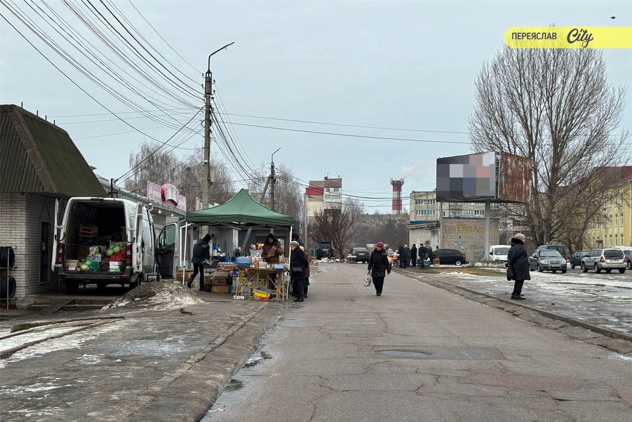 На базарі у Переяславі розкупили сало та здір, які довше зберігаються без холодильника