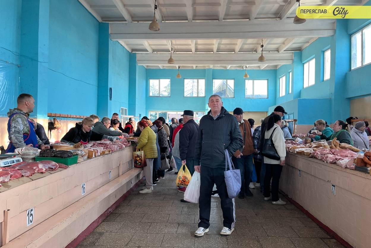 На базарі у Переяславі подорожчала курятина на 20 гривень, а свинячу підчеревину продавали по 380