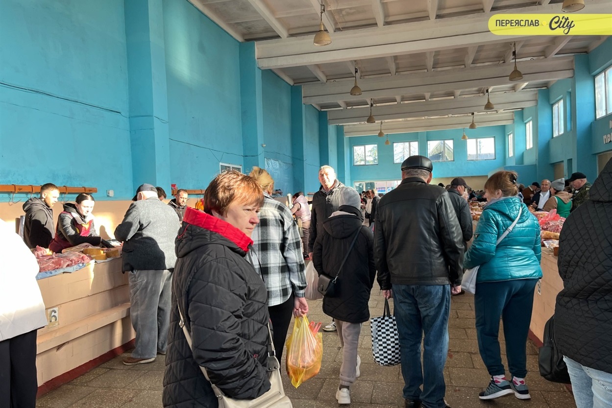 На базарі у Переяславі подорожчала курятина на 20 гривень, а свинячу підчеревину продавали по 380