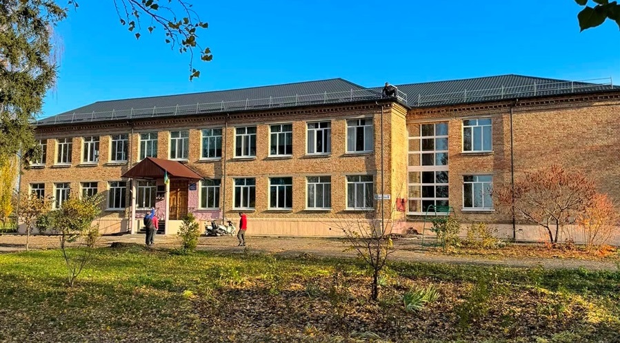 Дах навчального закладу в Єрківцях більше не протікає – його повністю замінили