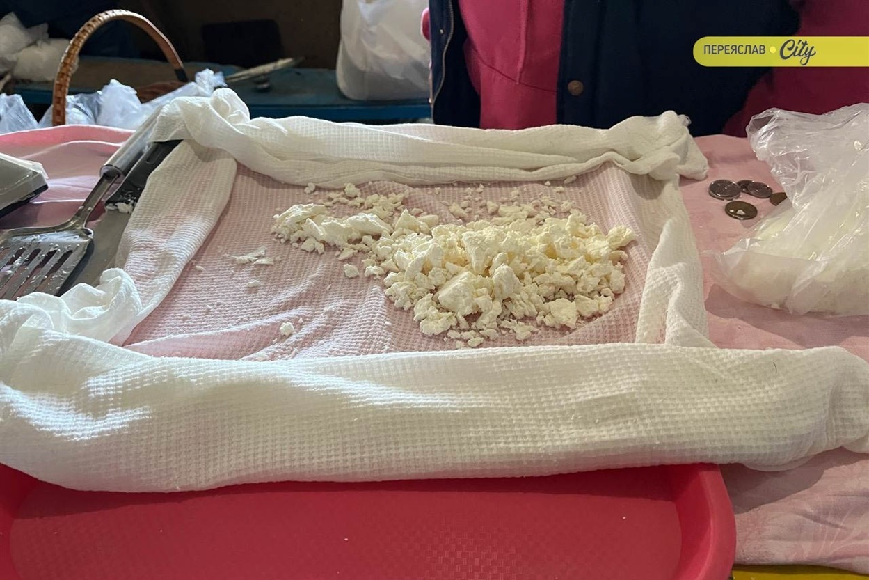 На базарі у Переяславі подорожчала курятина на 20 гривень, а свинячу підчеревину продавали по 380