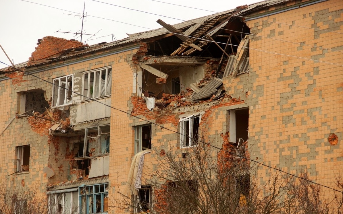 Зруйновані багатоповерхівки Макарова