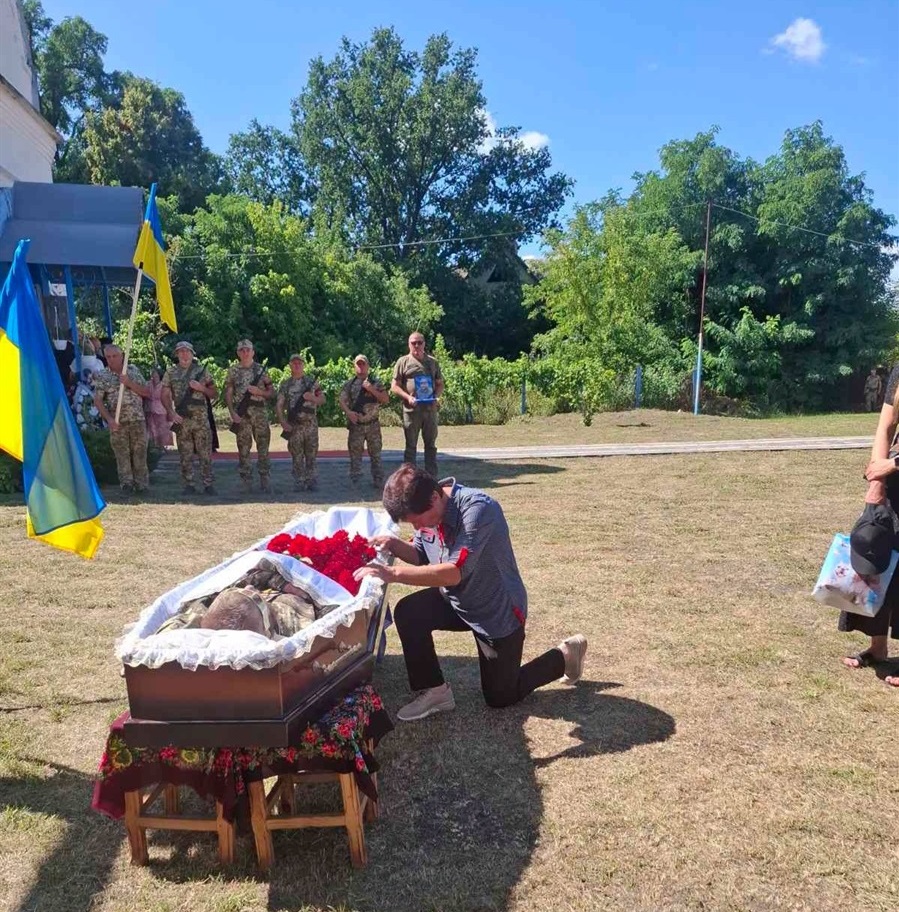 "Борсук" найперше рятував побратимів": на Переяславщині попрощалися з Героєм Григорієм Ребченком