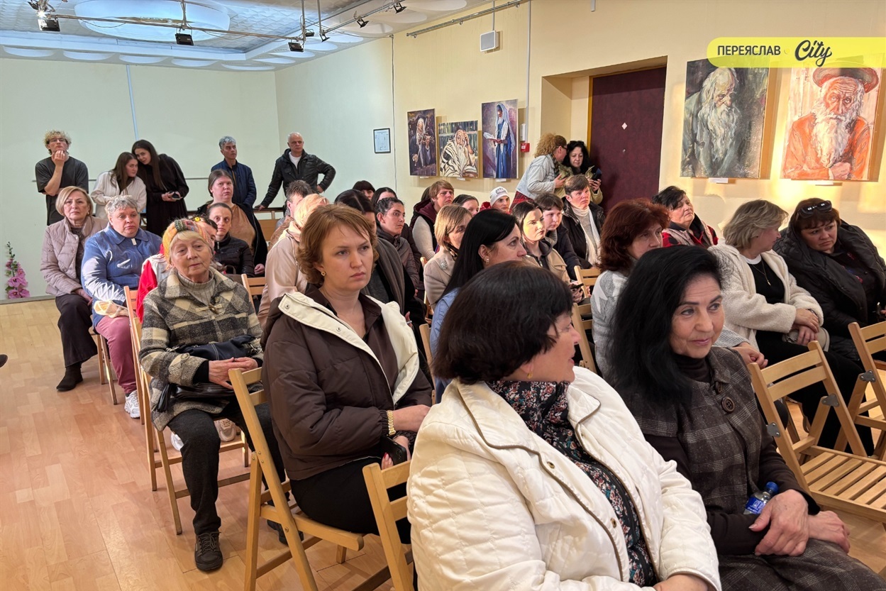 Колишній суддя Юрій Цвіркун у Переяславі вперше представив збірки своїх поезій