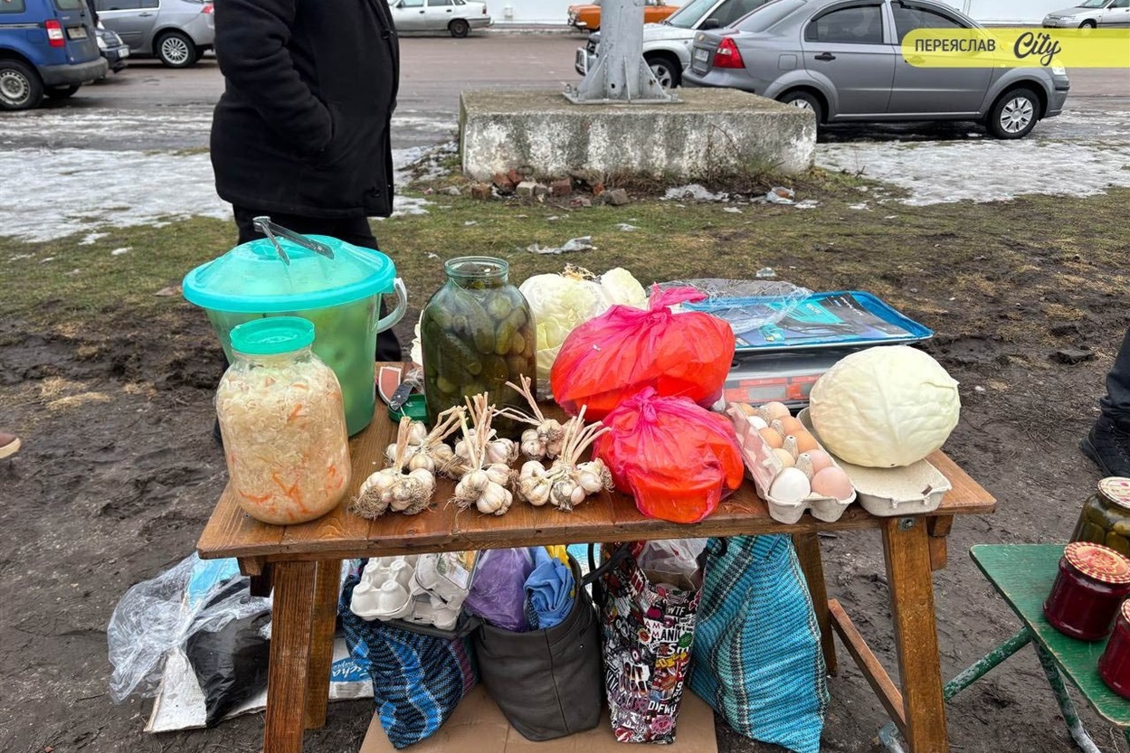 На базарі у Переяславі розкупили сало та здір, які довше зберігаються без холодильника