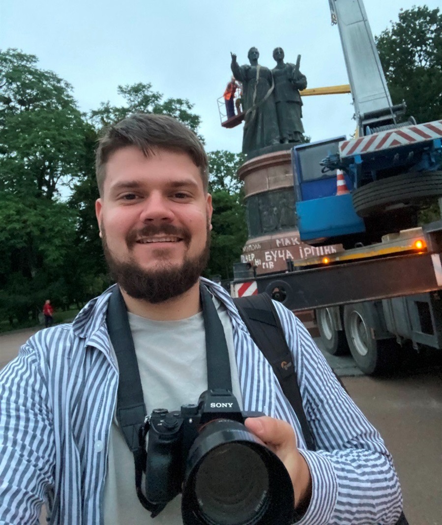 Демонтаж пам'ятника "воз'єднання" на центральній площі ProSlav знімав першим