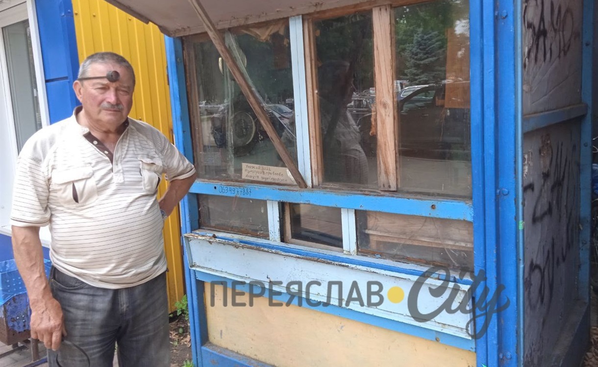 "Доводилося всякі ремонтувати, не тільки наручні, а й настільні та настінні. В тому числі й із зозулею..."