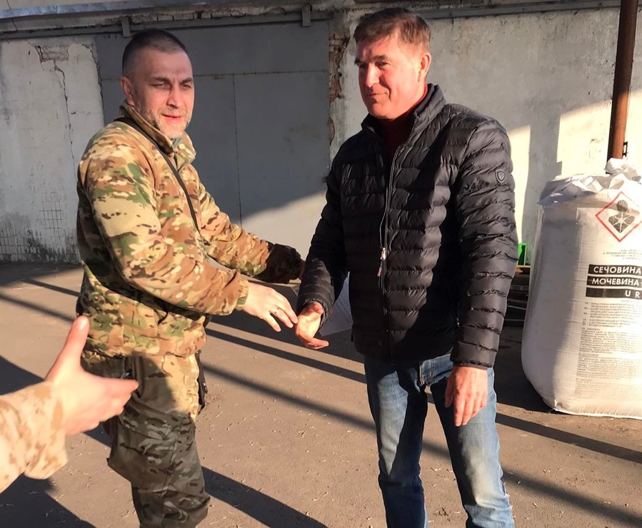 Волонтери ПДМШ дякують за допомогу  Віктору Шереметі 
