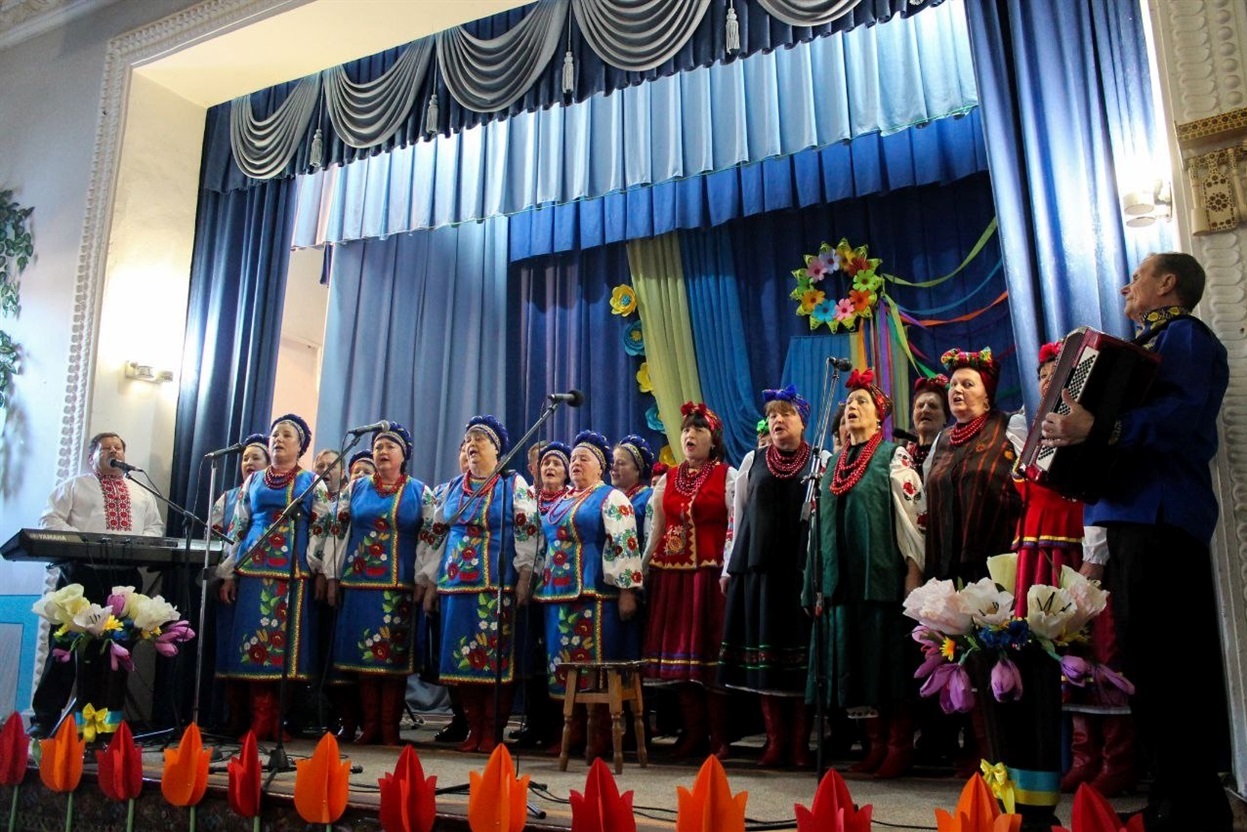 На концерті "Мелодія весни та жіночого серця" у Ковалині зібрали гроші для ЗСУ