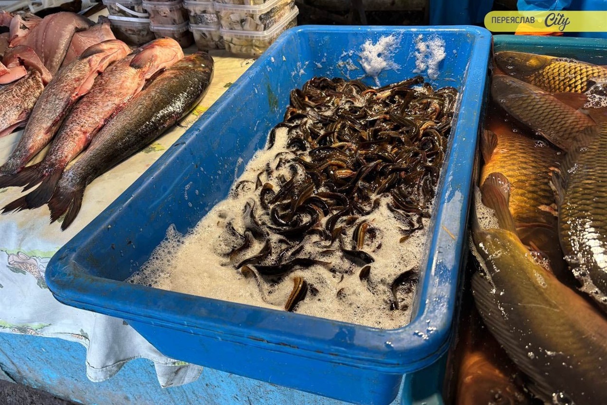 На базарі у Переяславі розкупили сало та здір, які довше зберігаються без холодильника