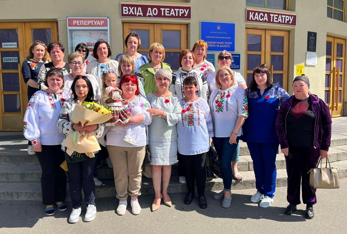 Переяславки на заході "Поки мати чекає" в Київській опері з нагоди Дня матері 