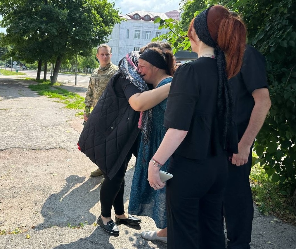 "Дякую Вам за сина і найкращого друга..." – Настя обнімається в жалобі з мамою Андрія Ющенка