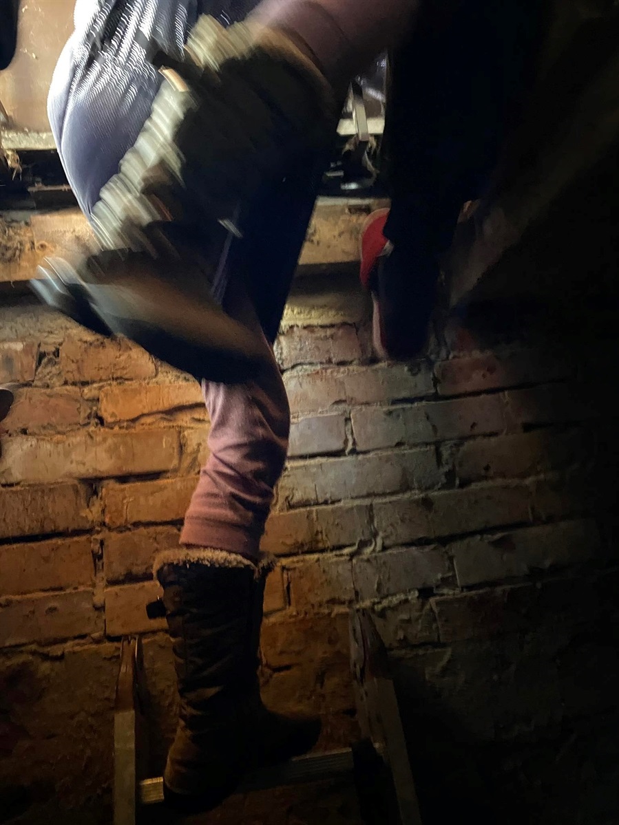 Під час обстрілів родина ховалася у погребі