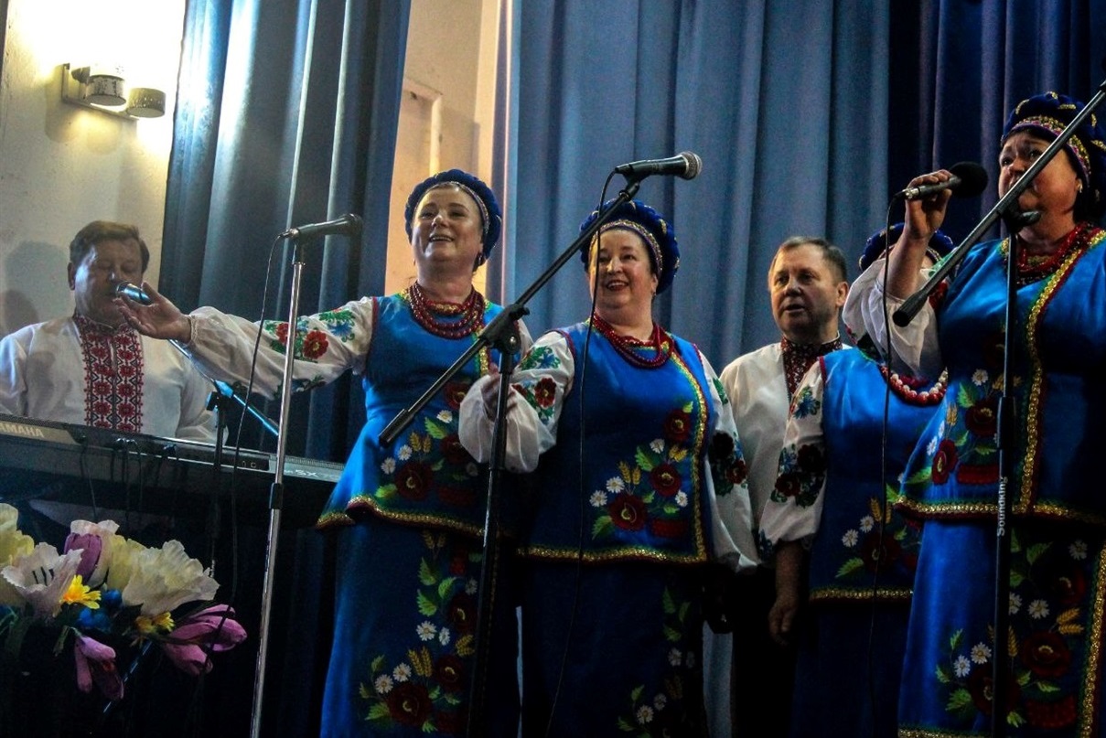На концерті "Мелодія весни та жіночого серця" у Ковалині зібрали гроші для ЗСУ