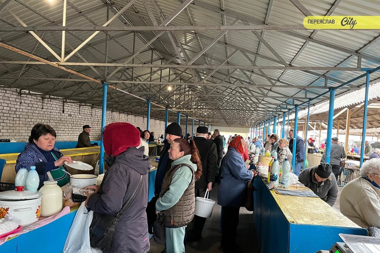 На базарі в Переяславі розсаду помідорів продають по 50-80 гривень, а капусту і перець по 70