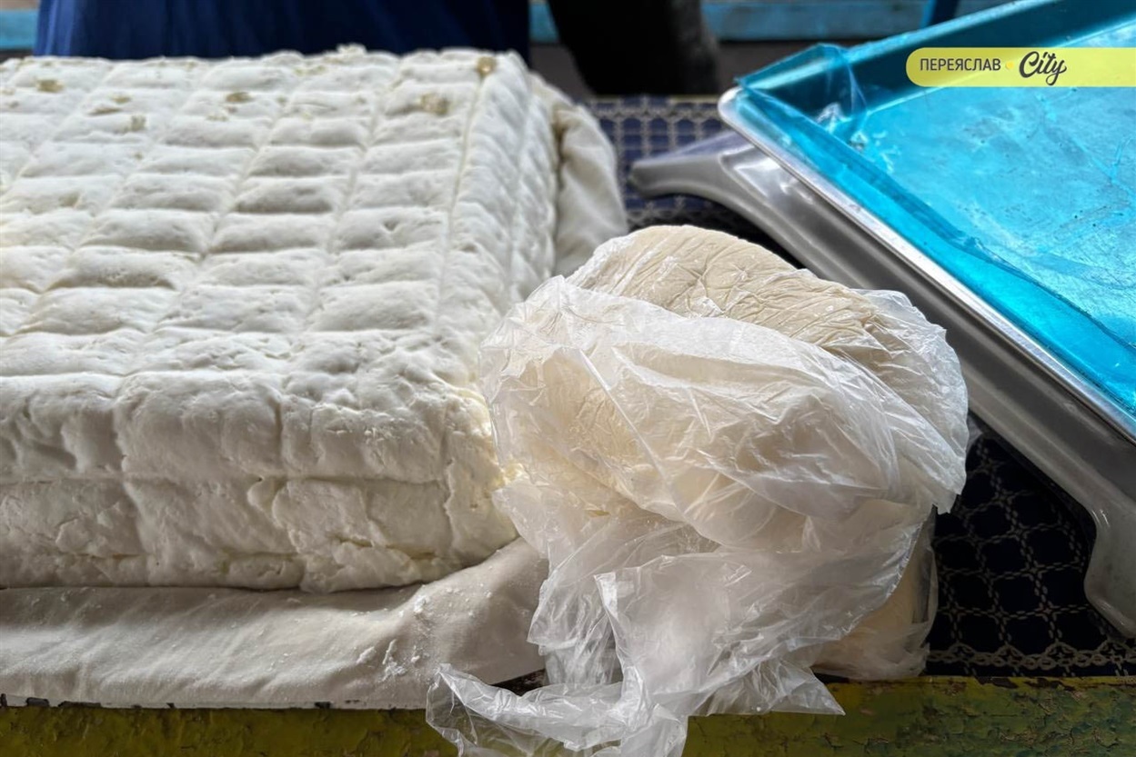 На базарі у Переяславі розкупили сало та здір, які довше зберігаються без холодильника