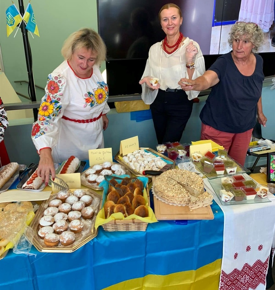 Благодійний ярмарок від українців у Франції 