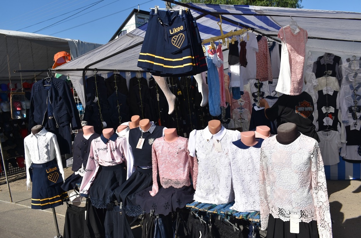 Вартість блузок та сорочок - 200-400 грн