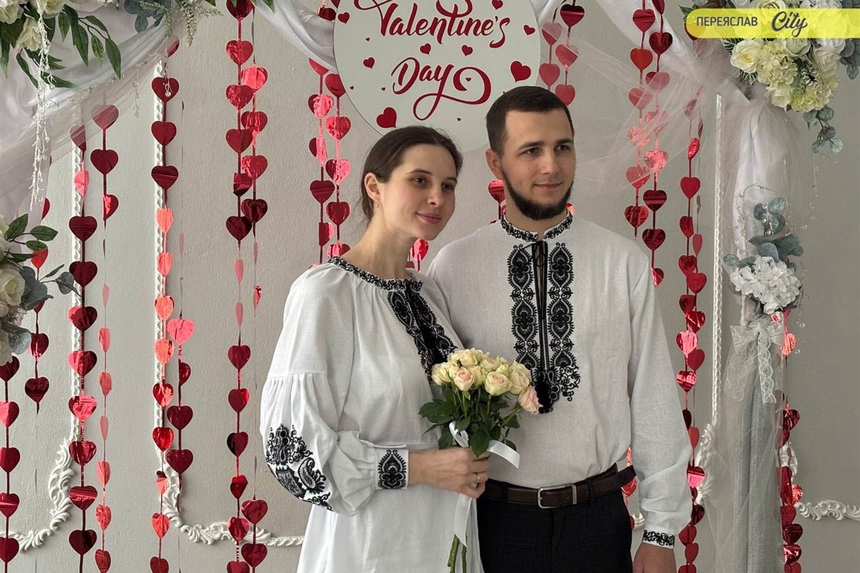 Молоде подружжя Тарас Комісарчук та Анна Прудивус 