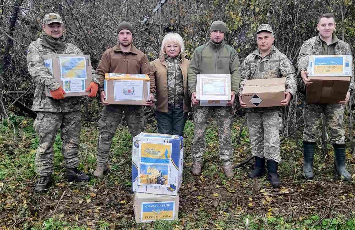 Зоя Тимченко своїми піснями підтримує українських захисників 