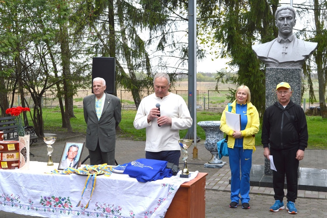 На параді відкриття виступає Віктор Куйбіда