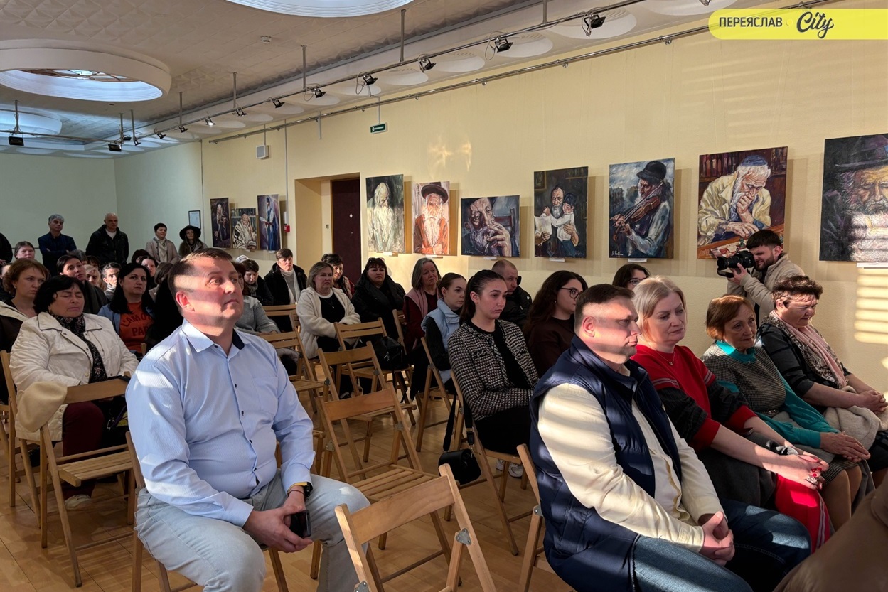 Колишній суддя Юрій Цвіркун у Переяславі вперше представив збірки своїх поезій