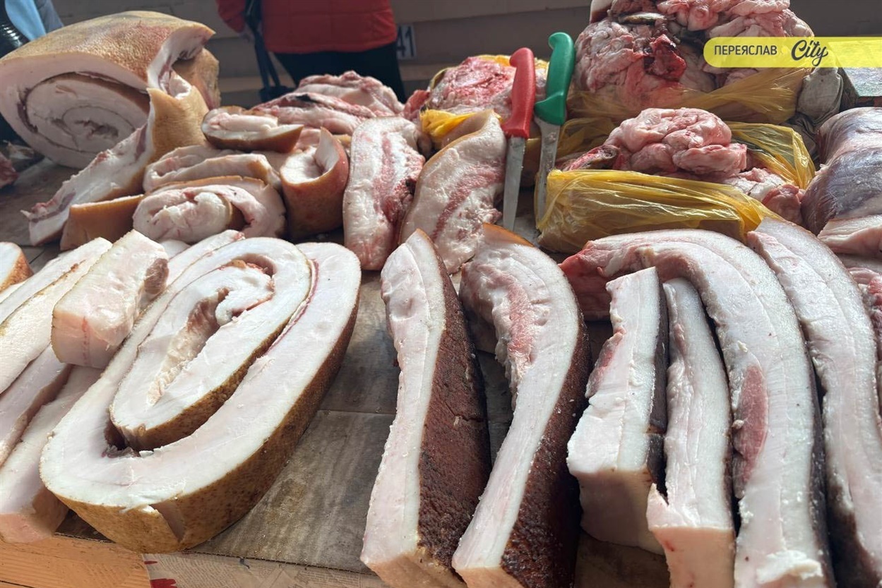 У Переяславі на базарі на 50 гривень подорожчав свинячий ошийок