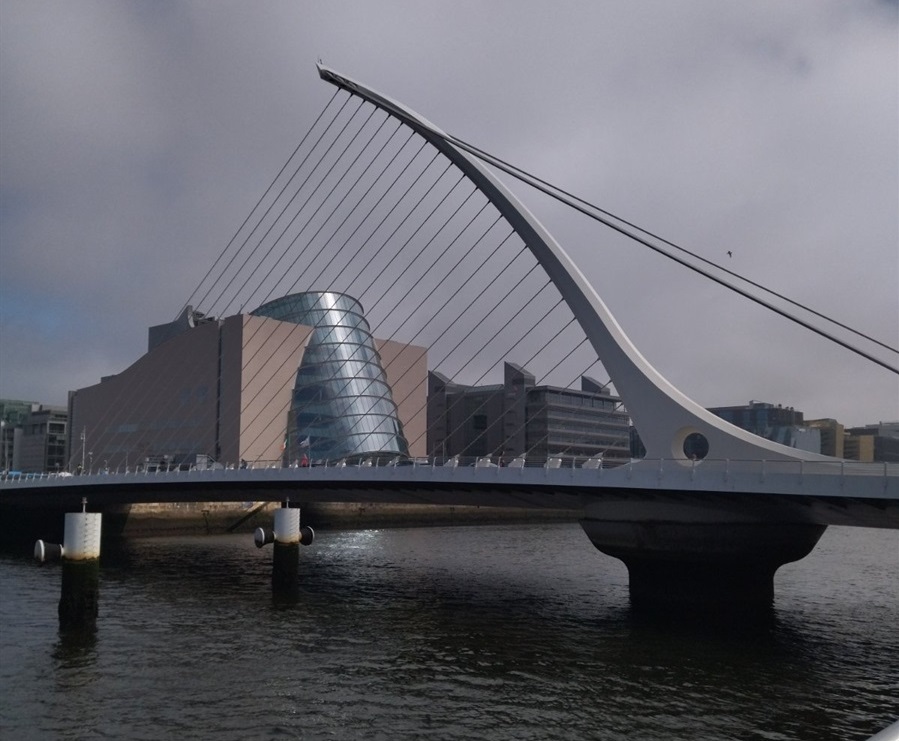 міст через річку Liffey
