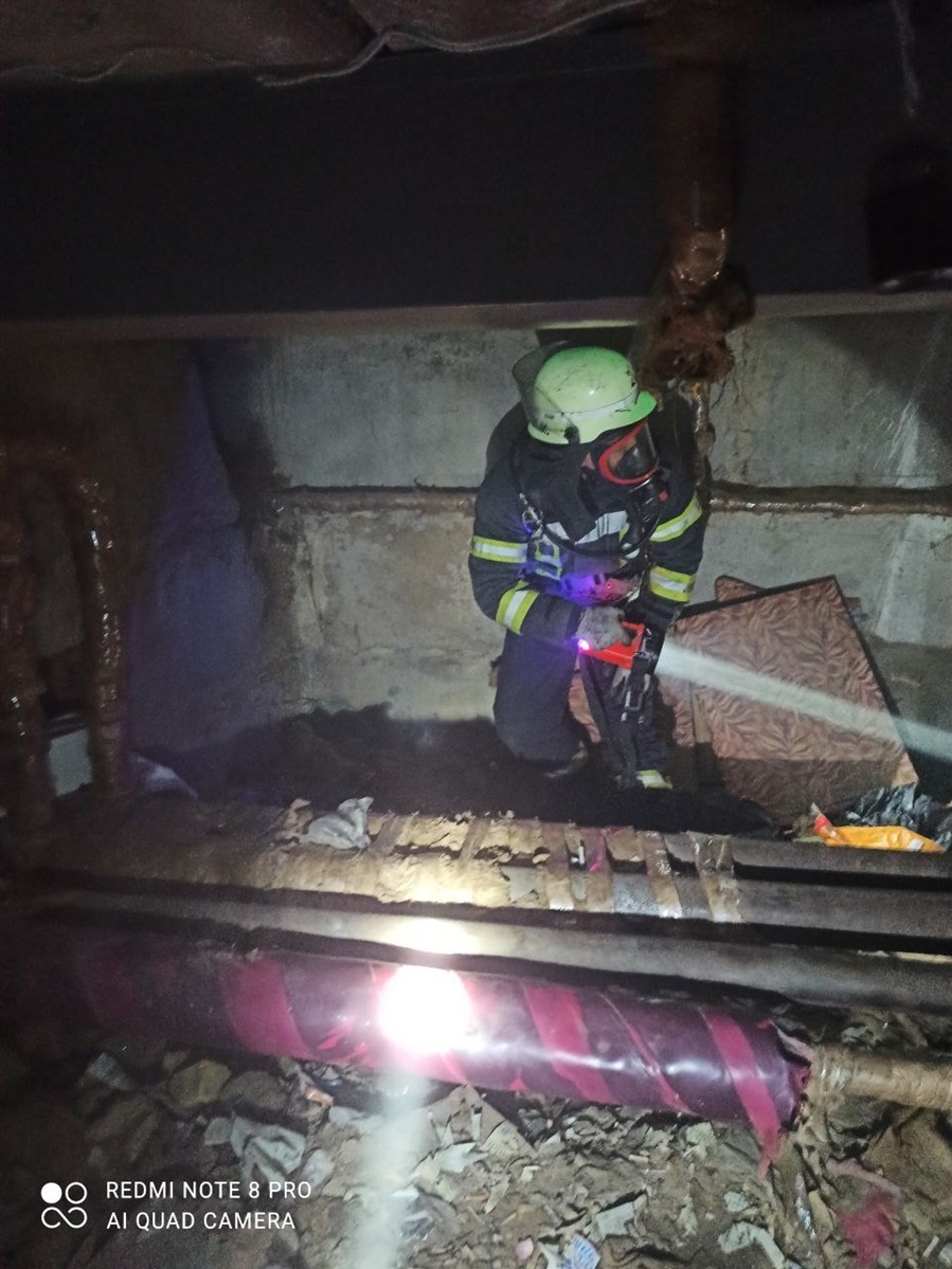 У підвалі тліло сміття
