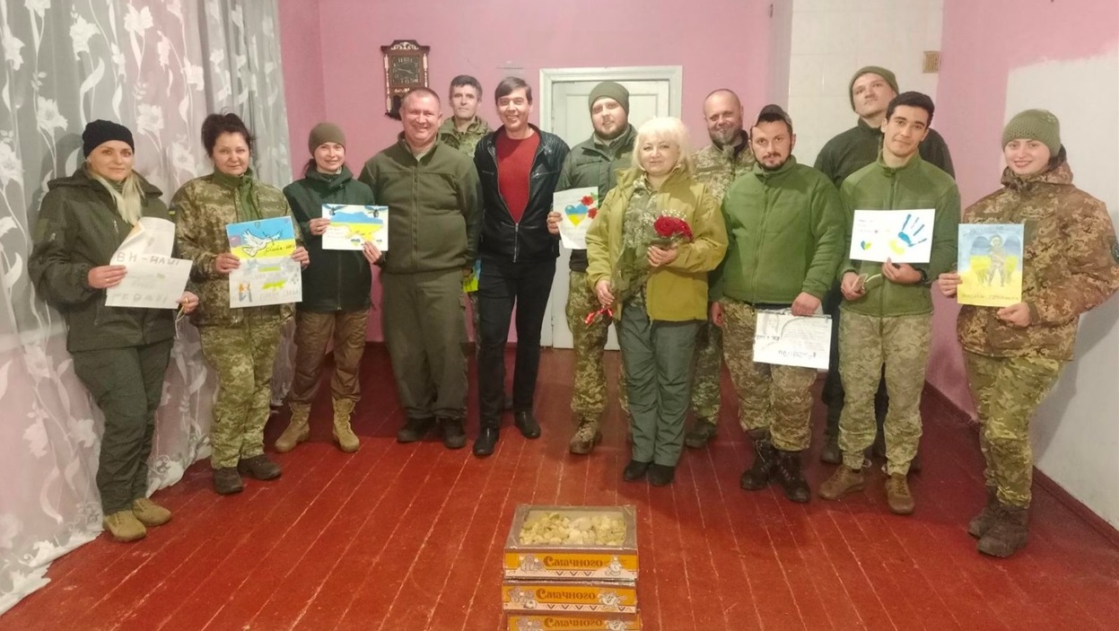 Зоя Тимченко своїми піснями підтримує українських захисників 