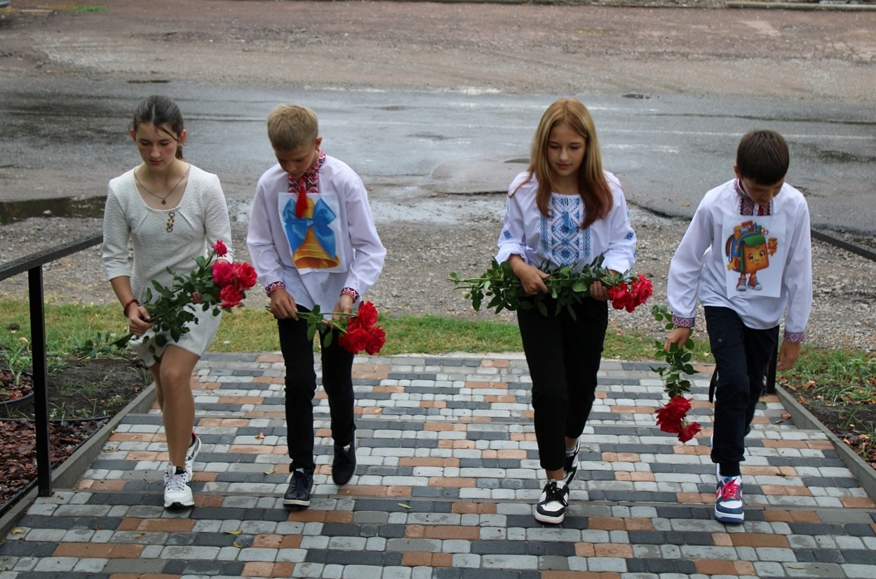 Біля Алеї Героїв