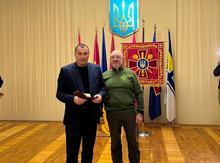 Керівник ПП "Земля Переяславщини" Олександр Ярема та міністр оборони України Олексій Рєзніков 