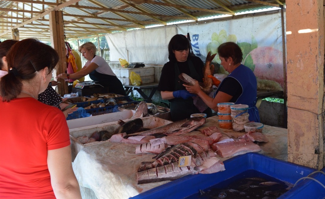Була рибка велика і маленька
