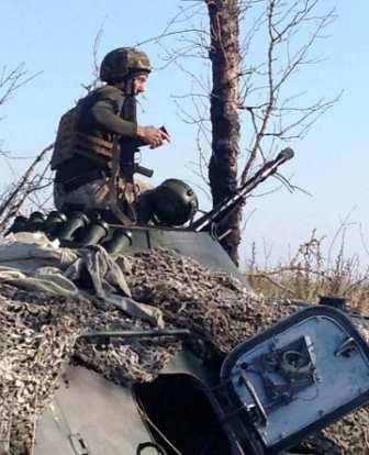 В цьому БТРі бійці відпочивають
