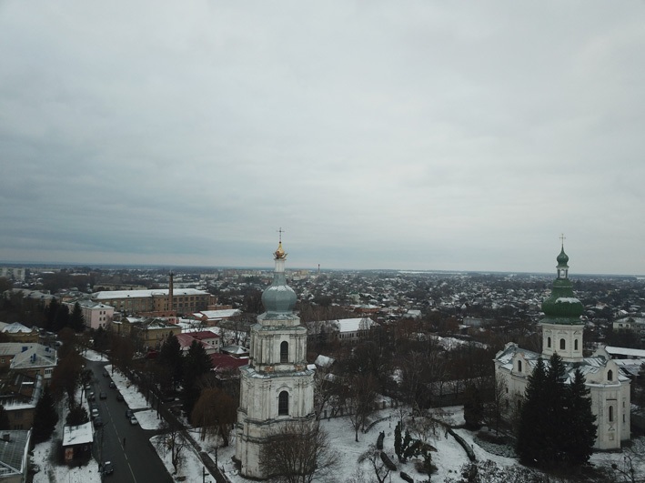 За офіційними описами висота собору – 48 метрів