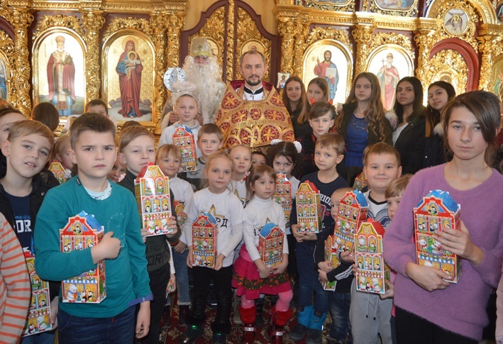Свято розпочалося в храмі