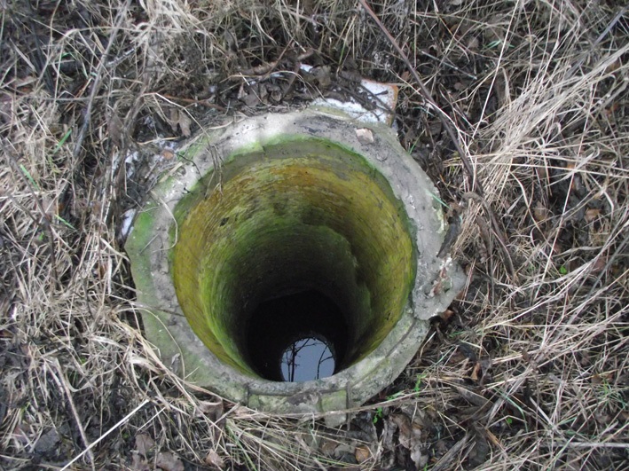 У колодязі нині вода на глибині 2 метри