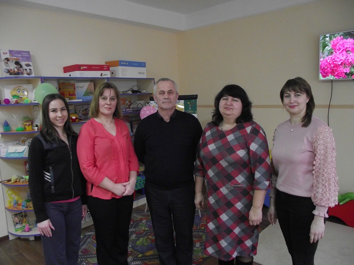 Колектив ІРЦ: зліва направо – Альона Шаповал, Олена Безнісько, Микола Духновський, Зоя Гуріна, Віта Тарапон