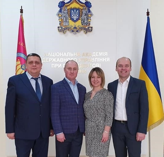 Сергій Дяченко (крайній праворуч) з колегами в Академії 