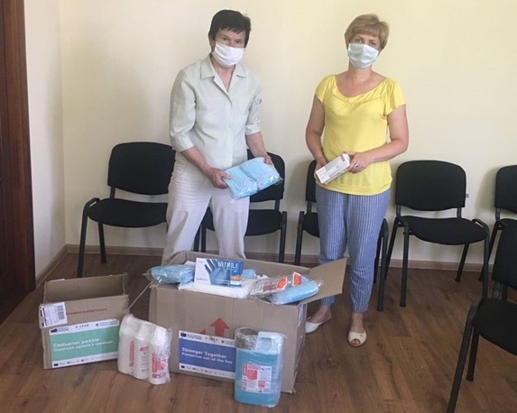 Голова Студениківської ОТГ Марія Лях та головний лікар громади Вікторія Кормишева 