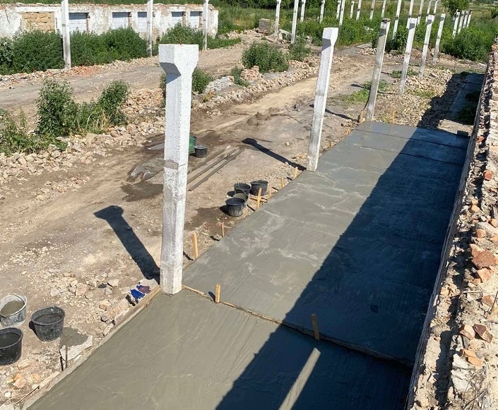 Підготовка підлоги під вольєри